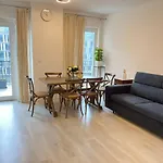 Danube 3 Beds With Big Balcony Parking 10Euro A Day