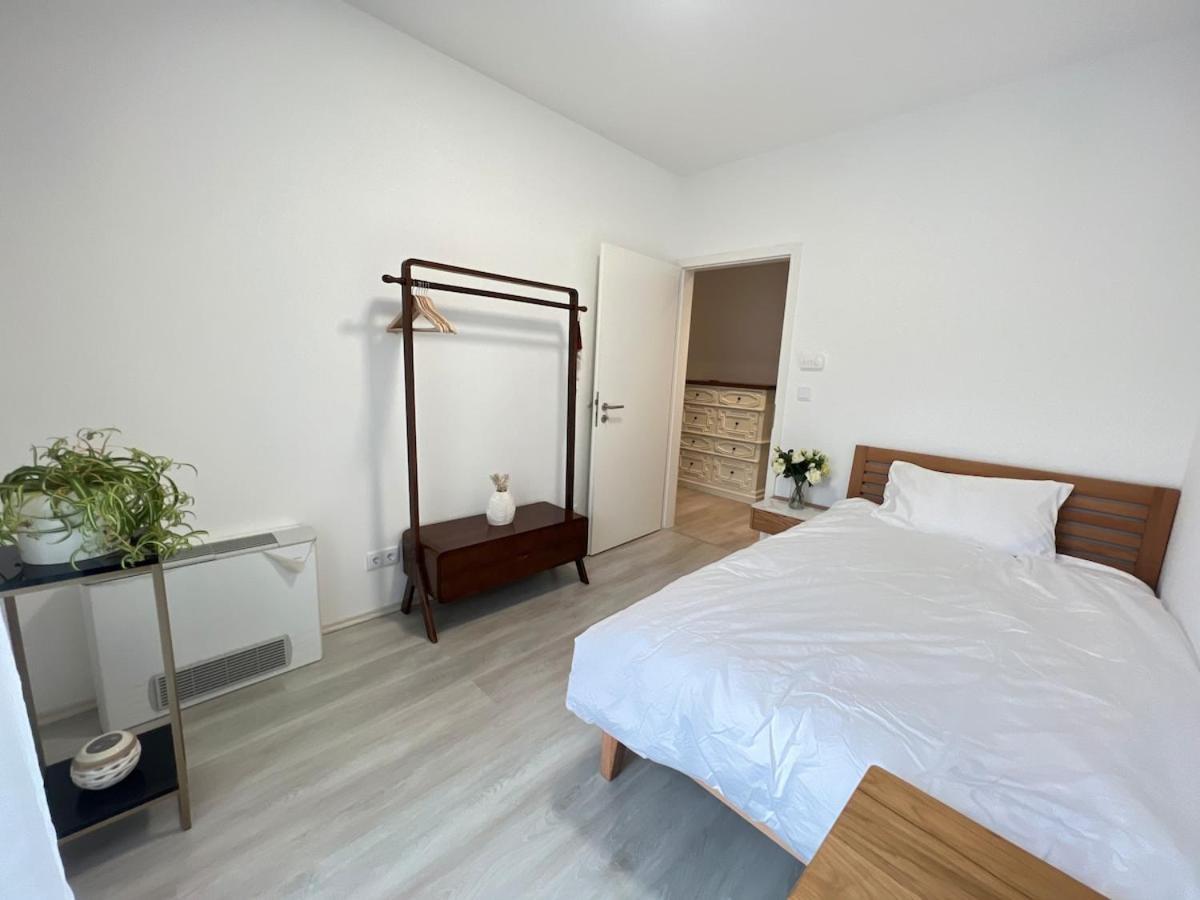 Danube 3 Beds With Big Balcony Parking 10euro A Day