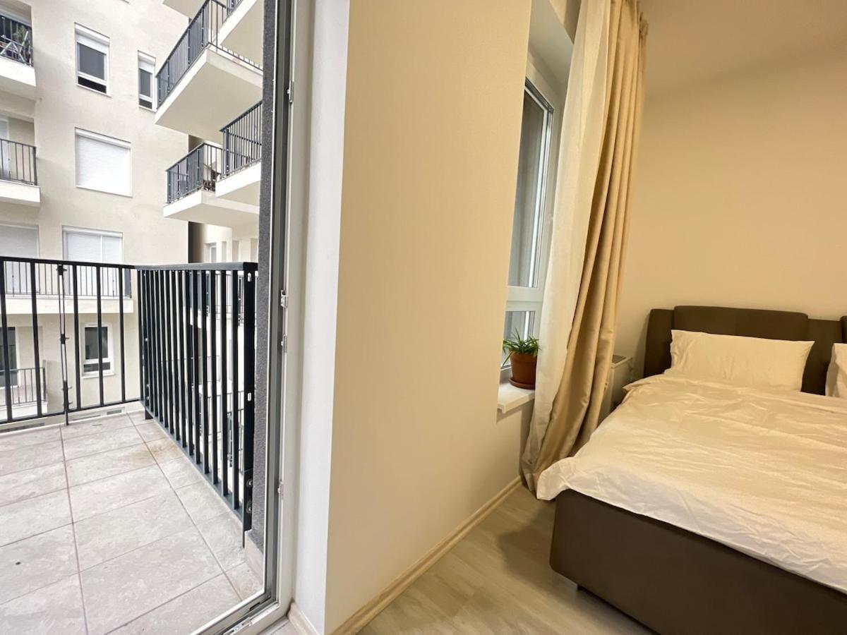 Apartment Danube 3 Beds With Big Balcony Parking 10euro A Day