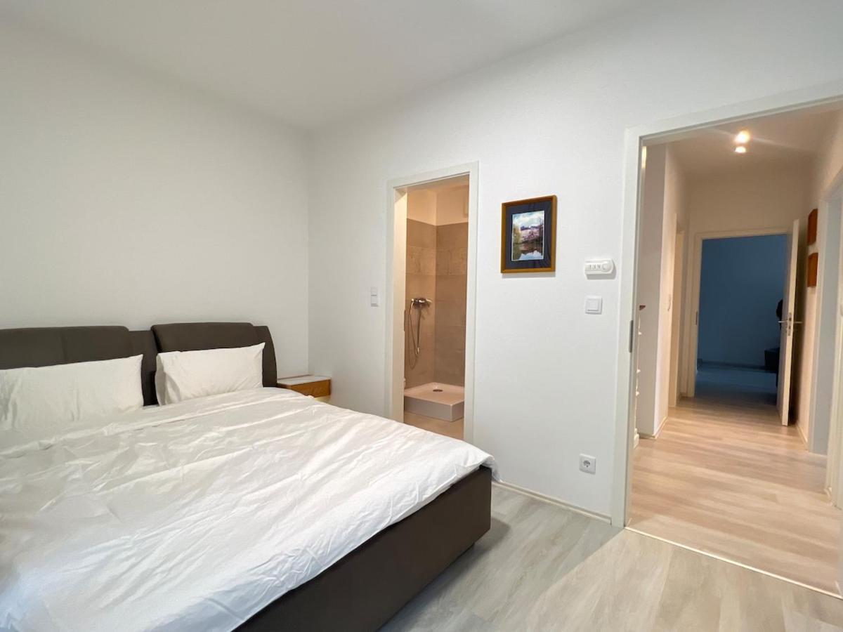 Apartment Danube 3 Beds With Big Balcony Parking 10euro A Day *
