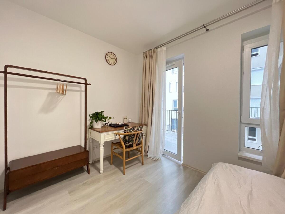 Danube 3 Beds With Big Balcony Parking 10euro A Day Apartment