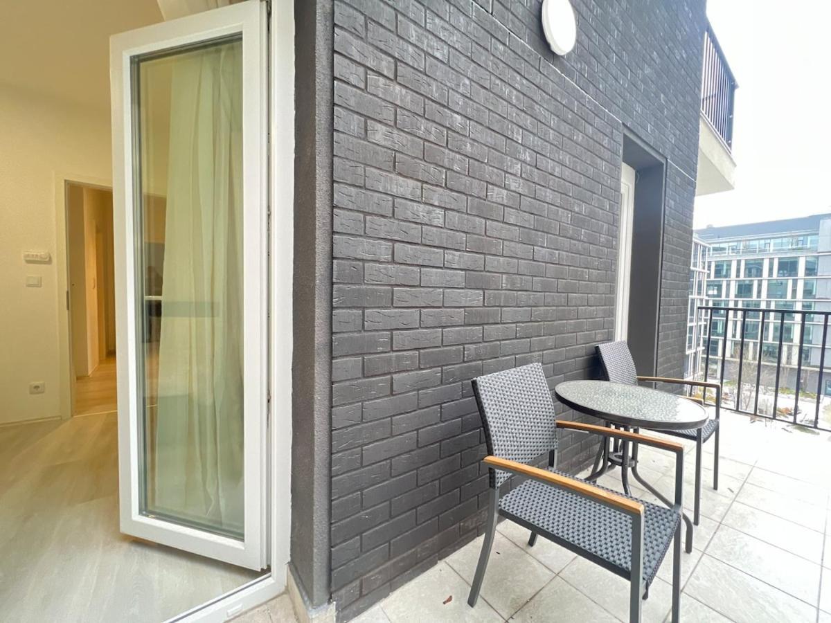 Danube 3 Beds With Big Balcony Parking 10euro A Day Apartment *