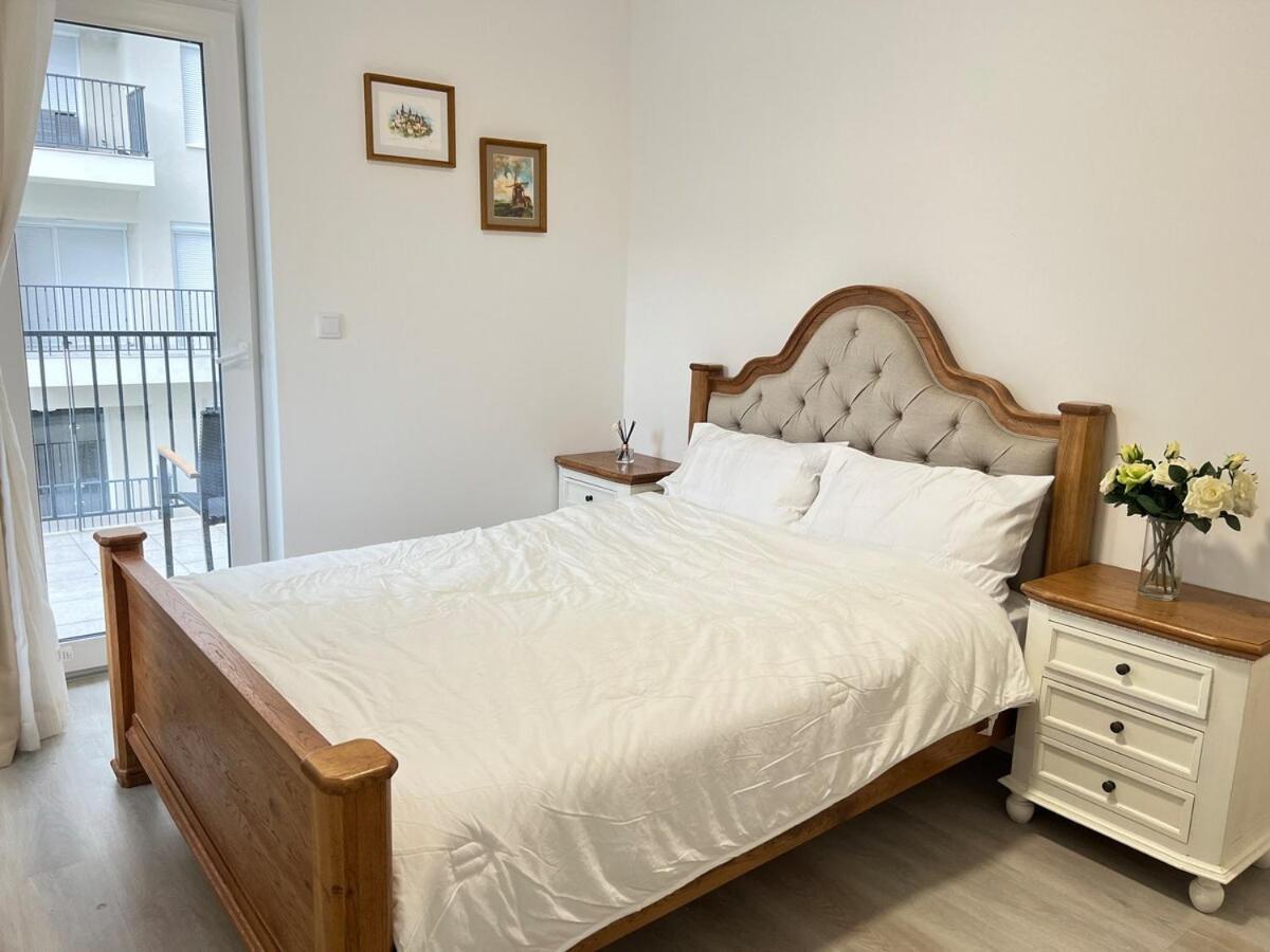Apartment Danube 3 Beds With Big Balcony Parking 10euro A Day *
