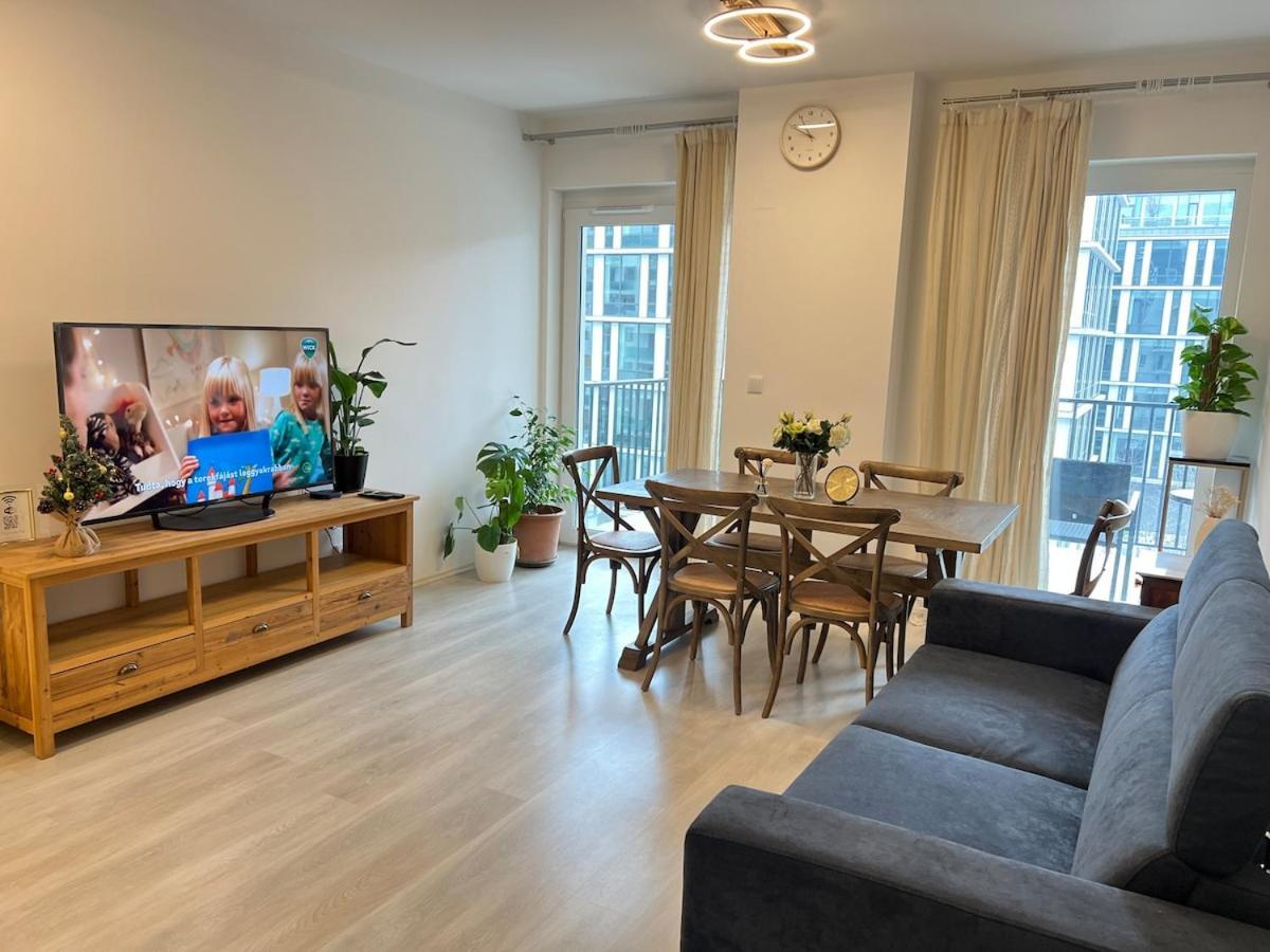 Danube 3 Beds With Big Balcony Parking 10euro A Day Budapest