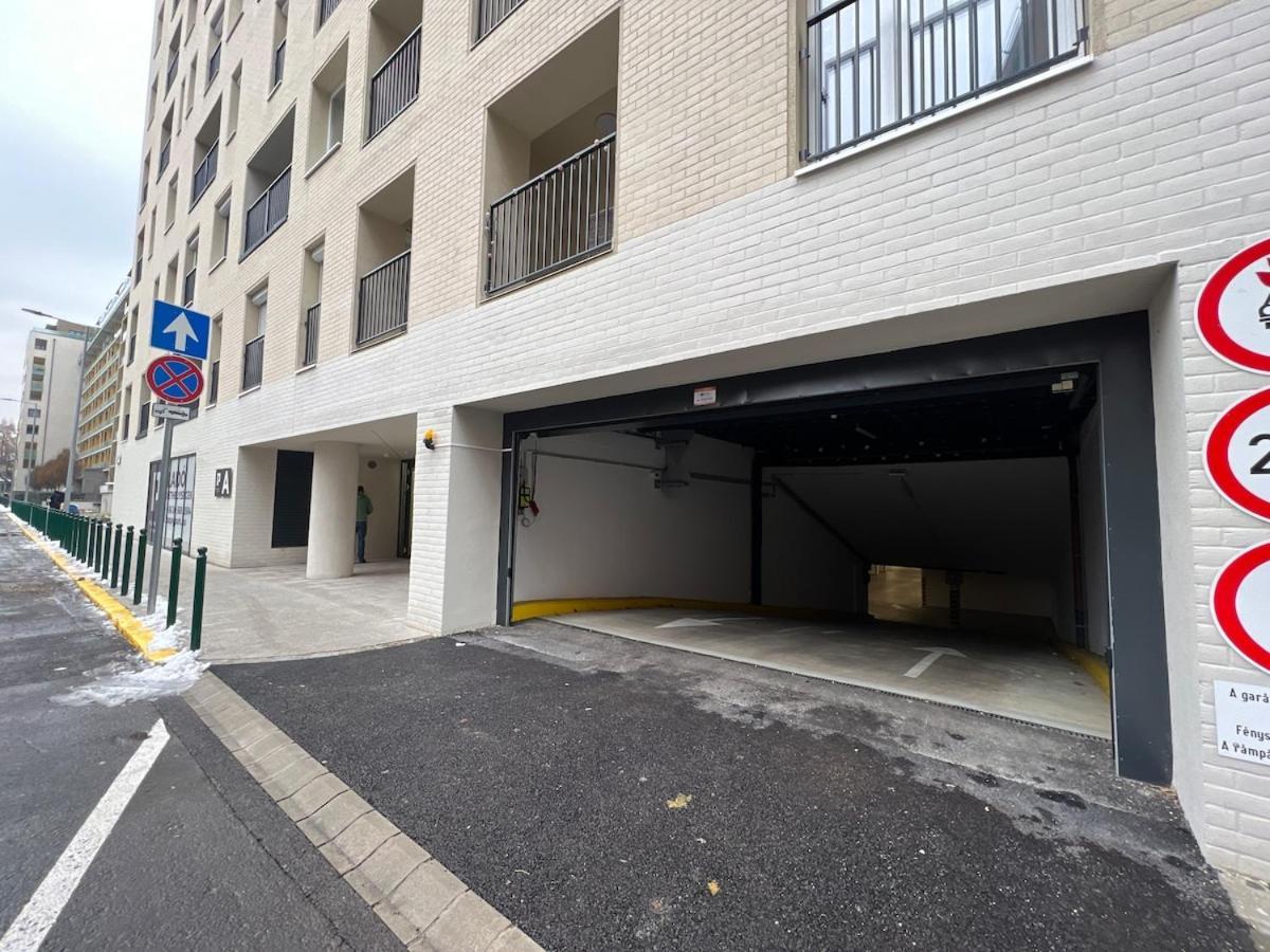 Apartment Danube 3 Beds With Big Balcony Parking 10euro A Day *